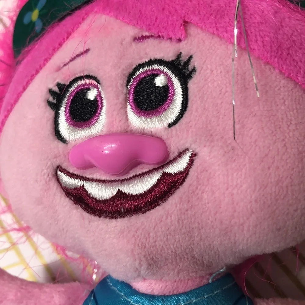 - Dream works plush trolls